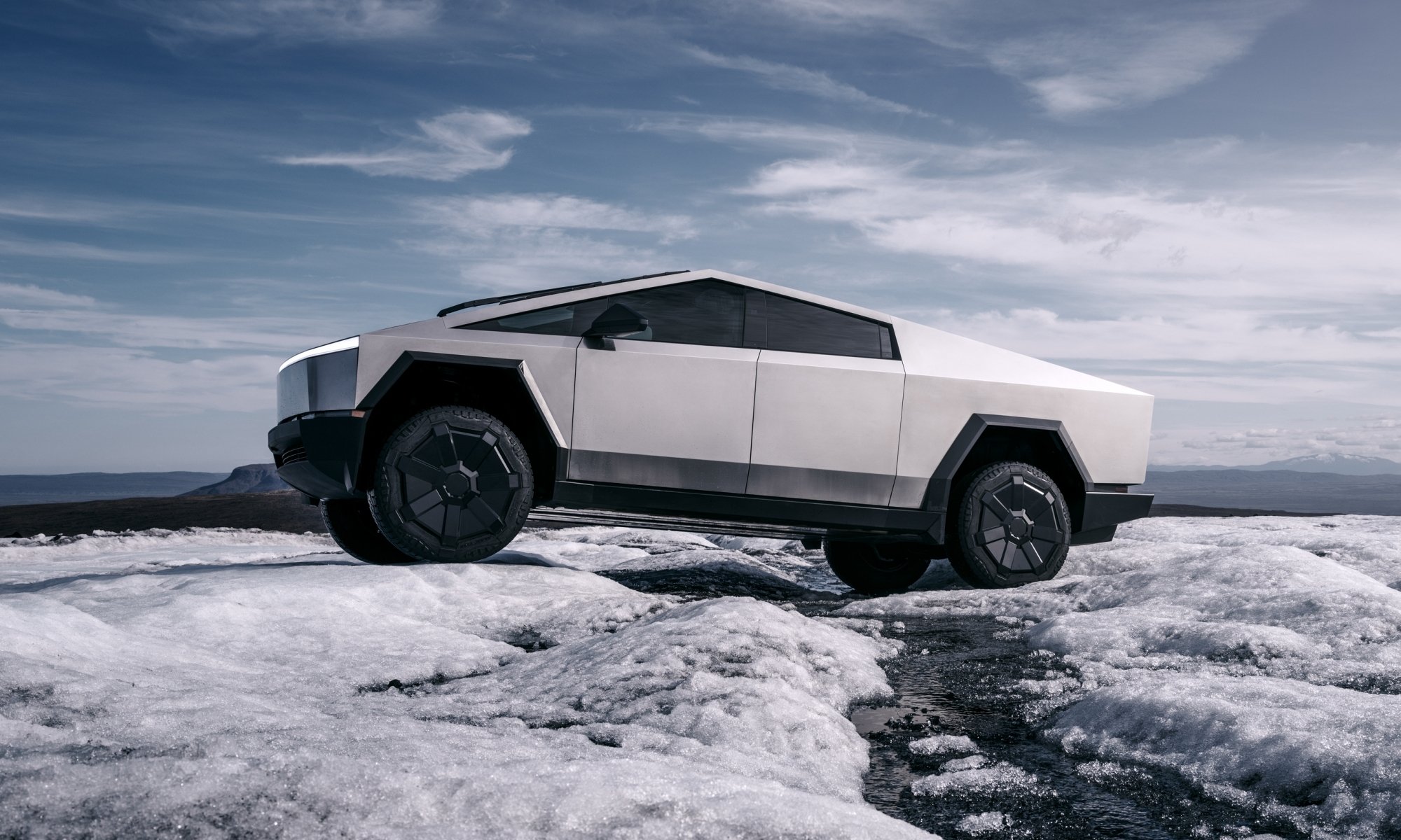 Robusto, futurista y completamente eléctrico. El Tesla Cybertruck redefine la conducción con su diseño vanguardista, resistencia extrema y tecnología de punta. ¿Estás listo para el futuro?  #Cybertruck #Tesla #RevoluciónEléctrica